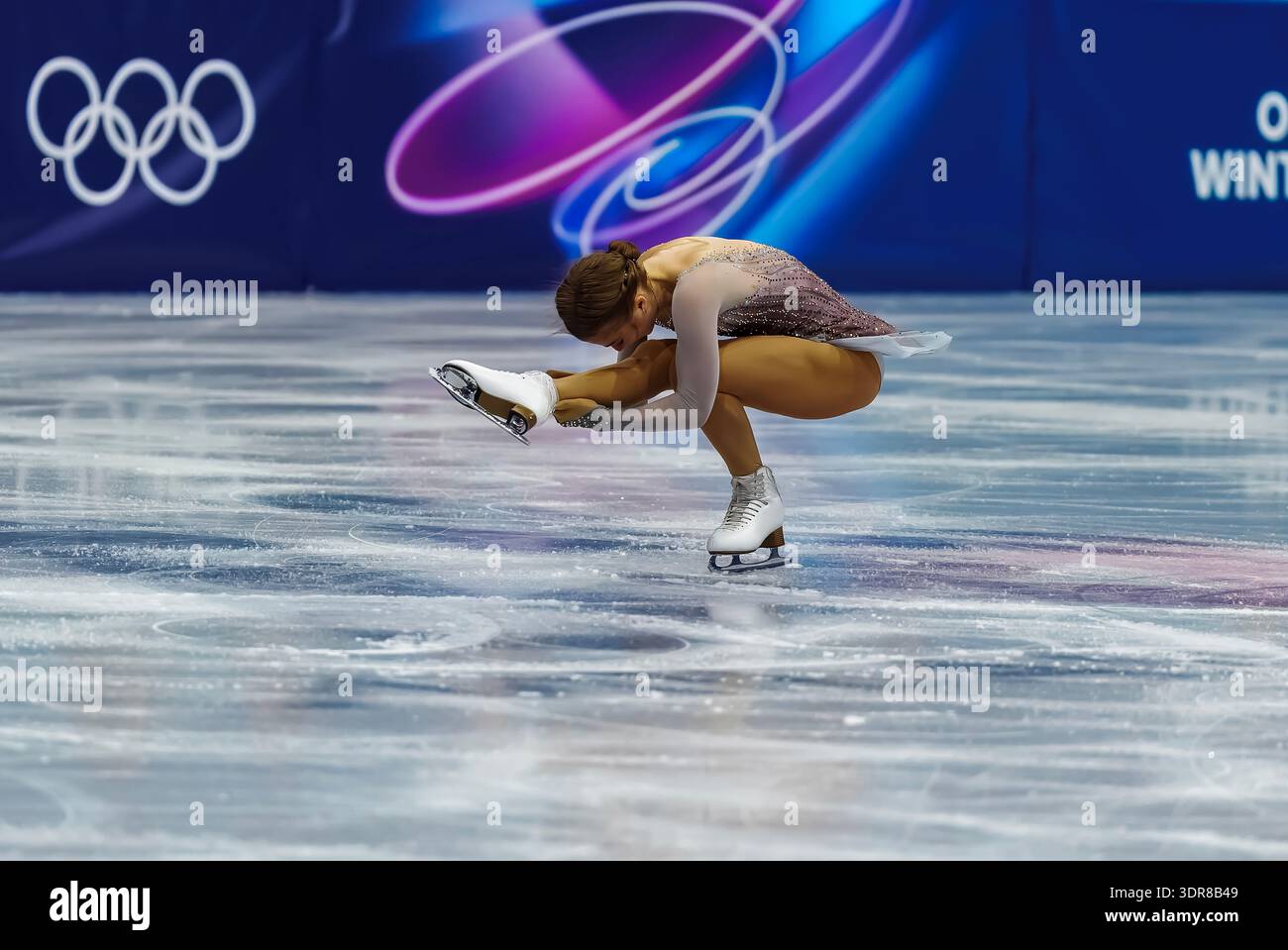 Milan, Lombardie, Italie. 17 février 2026. Olga Mikutina (10 ans), autrichienne, se produit pendant le programme patinage artistique femmes : patinage simple : court à la patinoire de compétition MSK de MILAN, en Italie, pendant les Jeux olympiques d'hiver de MILAN Cortina en 2026. Olga Mikutina se classe 17e et se qualifie pour la finale. (Crédit image : © Walter G. Arce/ZUMA Press Wire) USAGE ÉDITORIAL SEULEMENT ! Non destiné à UN USAGE commercial ! Banque D'Images