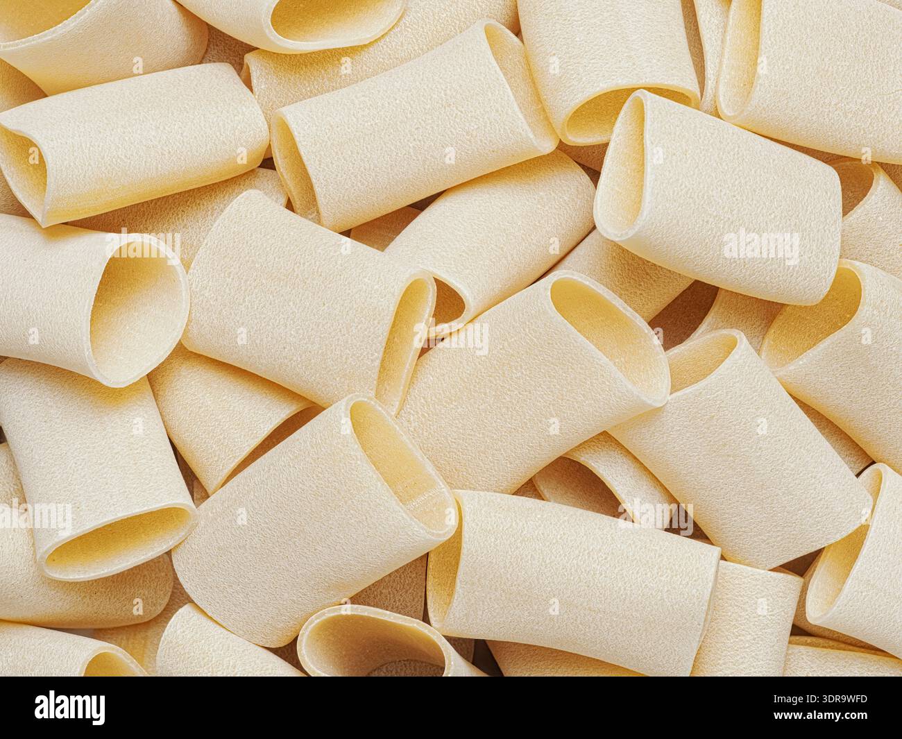 Fond de nourriture de tube de paccheri italien séché Banque D'Images