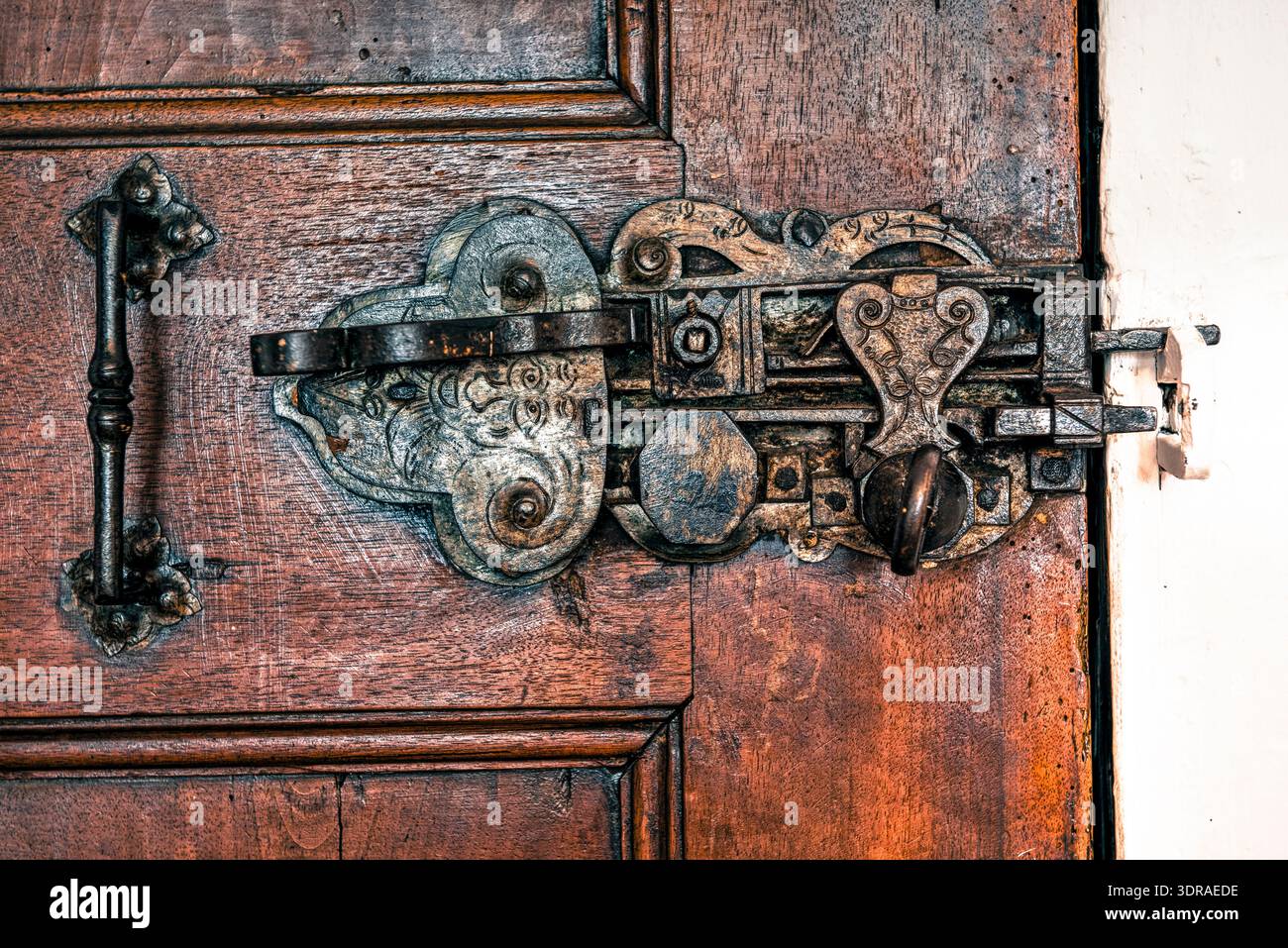 Gros plan d'une ancienne serrure de porte Banque D'Images