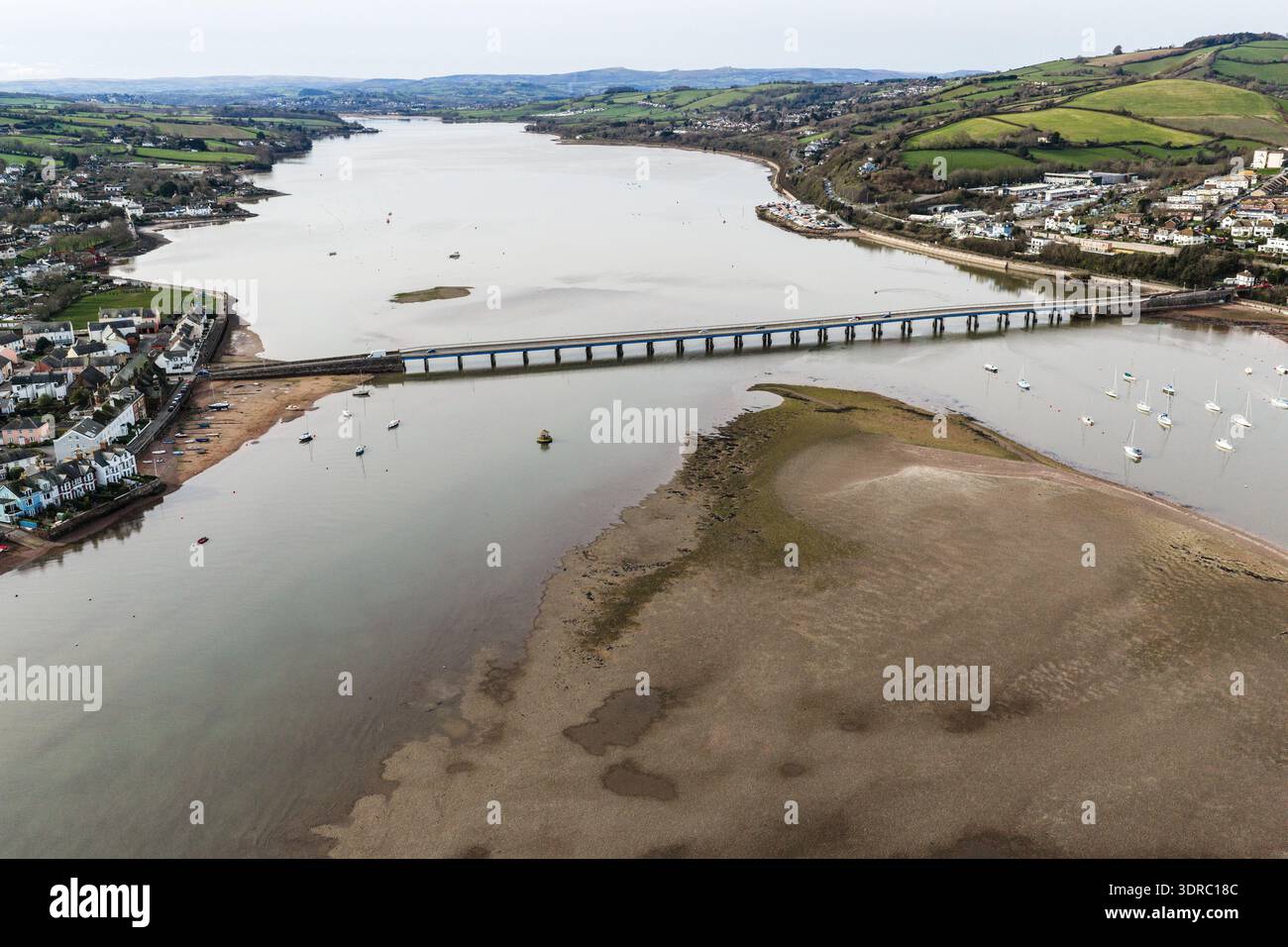 Drone image du pont Shaldon sur la rivière Teign dans le Devon. Banque D'Images