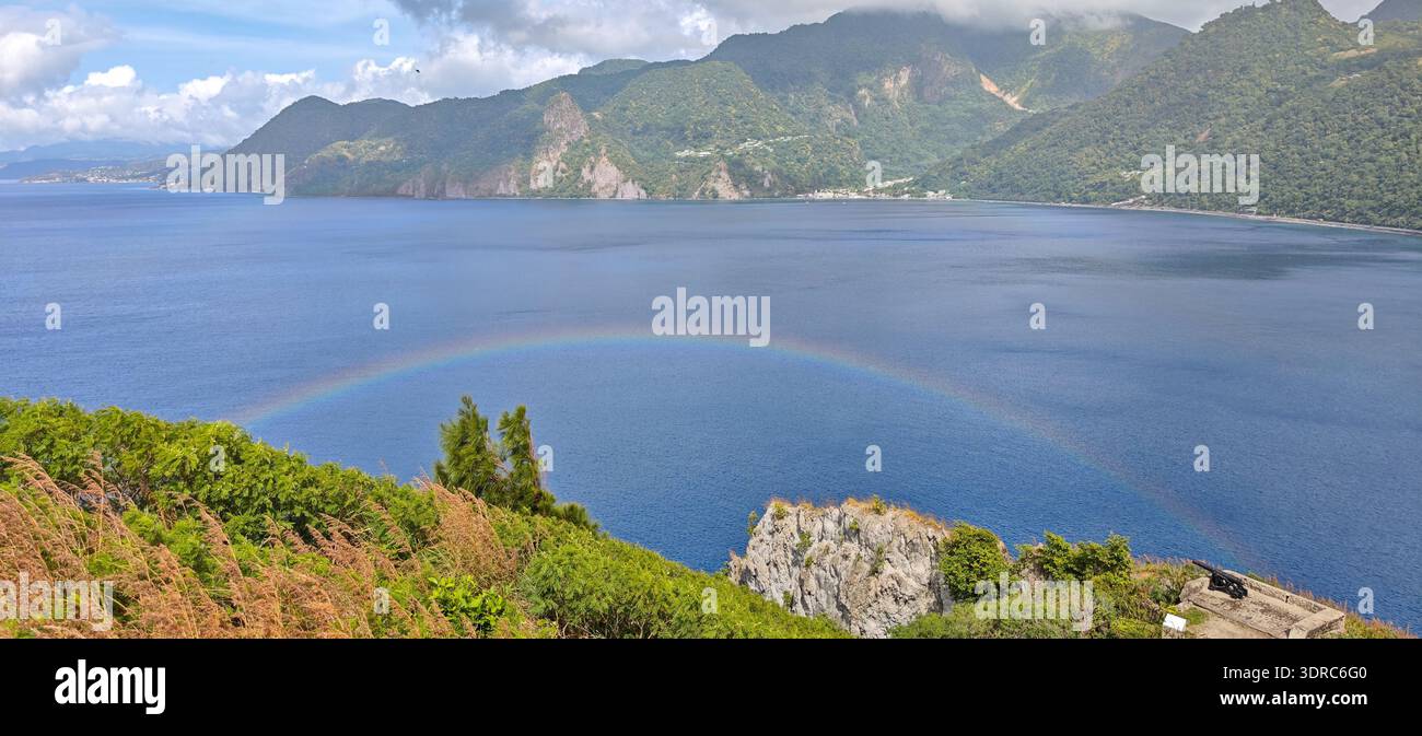 Vue sur la baie de Soufrière sur l'île de Dominique Banque D'Images
