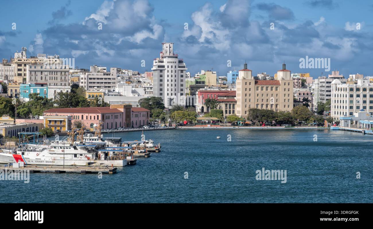 Navires des gardes-côtes AMÉRICAINS amarrés à San Juan Puerto Rico, Caraïbes, États-Unis Banque D'Images