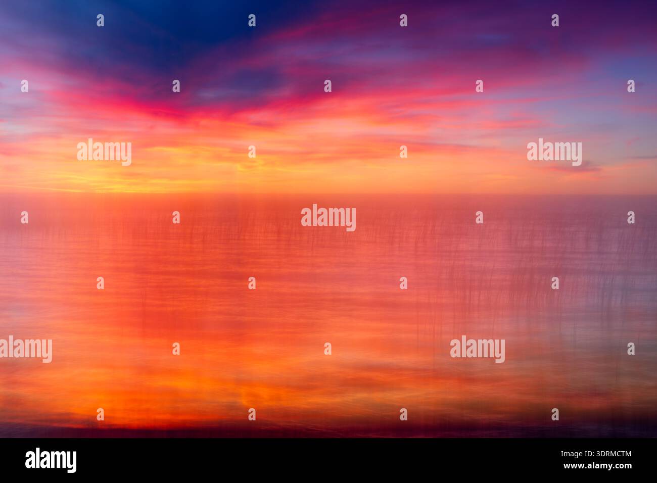 Abstrait, photo de flou de mouvement photographie du coucher de soleil à Upper Red Lake, Minnesota, États-Unis. Banque D'Images