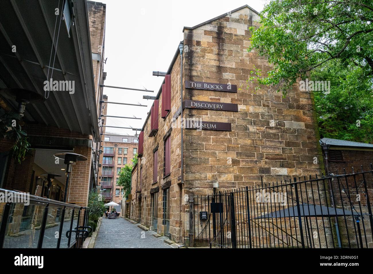 HE Rocks Discovery Museum, un entrepôt de grès restauré des années 1850 sur Kendall Lane racontant l'histoire du plus ancien quartier de Sydney. Oct. 16, 2025. Banque D'Images