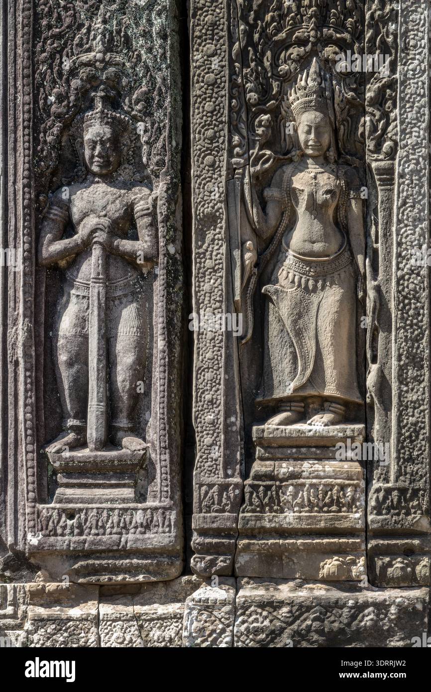 Gros plan de sculptures en pierre dans le temple Bayon à Angkor, Siem Reap, Cambodge Banque D'Images