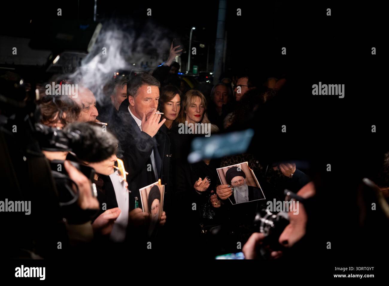 Rome, Italie. 20/2026 : le politicien italien Matteo Renzi lors d'une manifestation de soutien aux manifestants iraniens, alors que les médias documentent le moment. Banque D'Images