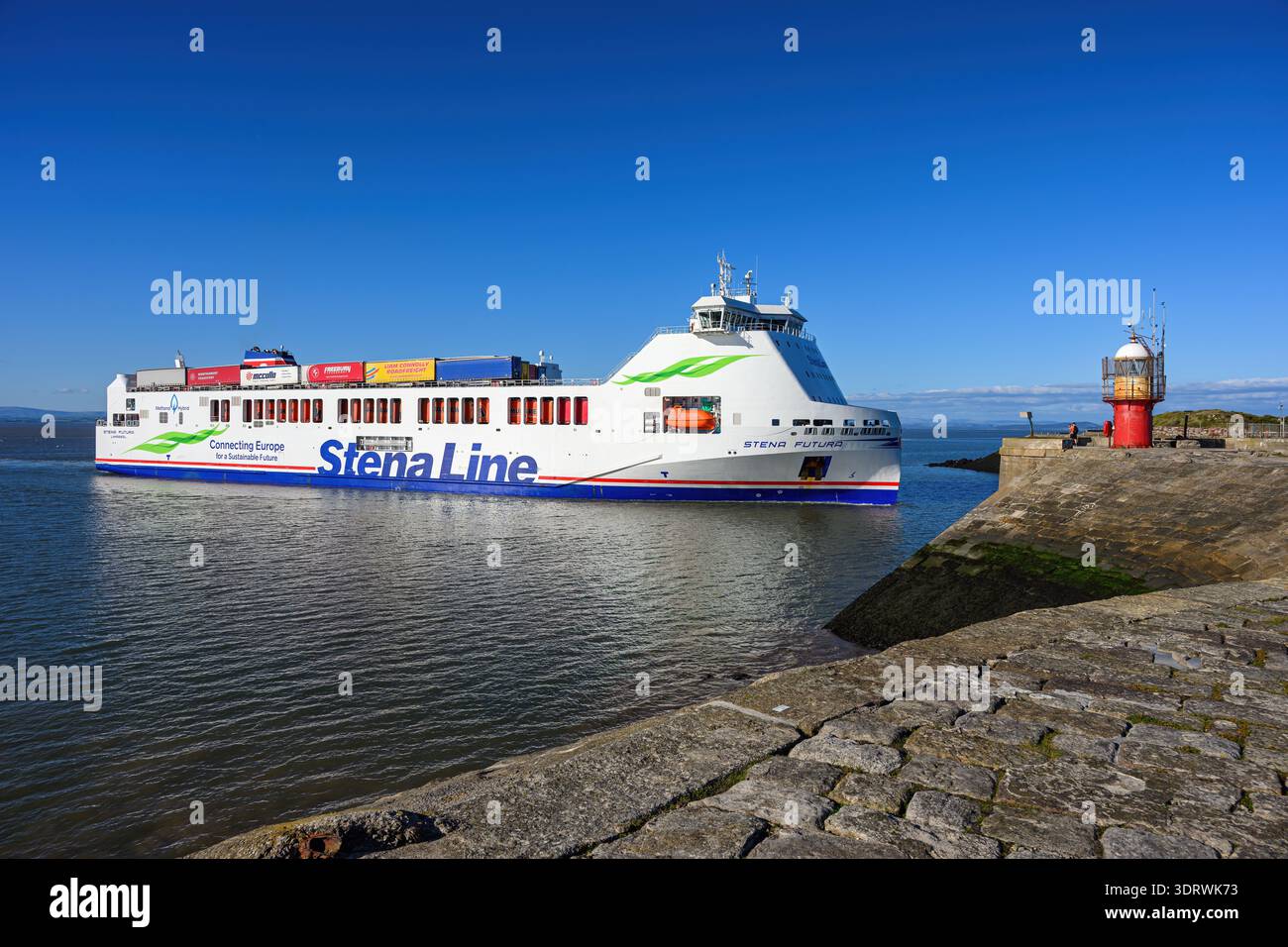 Le ferry NewMax classe RoRo Stena Futura, opéré par Stena Line, arrive à Heysham. Banque D'Images