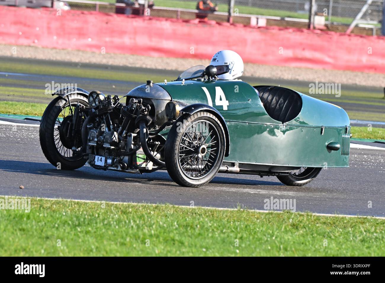 Fergus Cameron, Morgan Super Aero, 2026 a vu la 70ème course du Trophée Pomeroy, il a commencé en 1952, il dispose de voitures de toutes les époques et de tous les types, il’ Banque D'Images