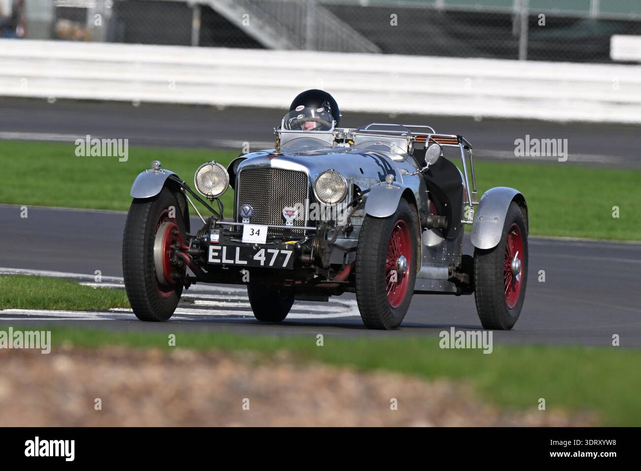 Dr Ian Fyfe, Alvis 12-70, 2026 a vu la 70ème course du Trophée Pomeroy, il a commencé en 1952, il présente des voitures de toutes les époques et de tous les types, c’est le vin Banque D'Images