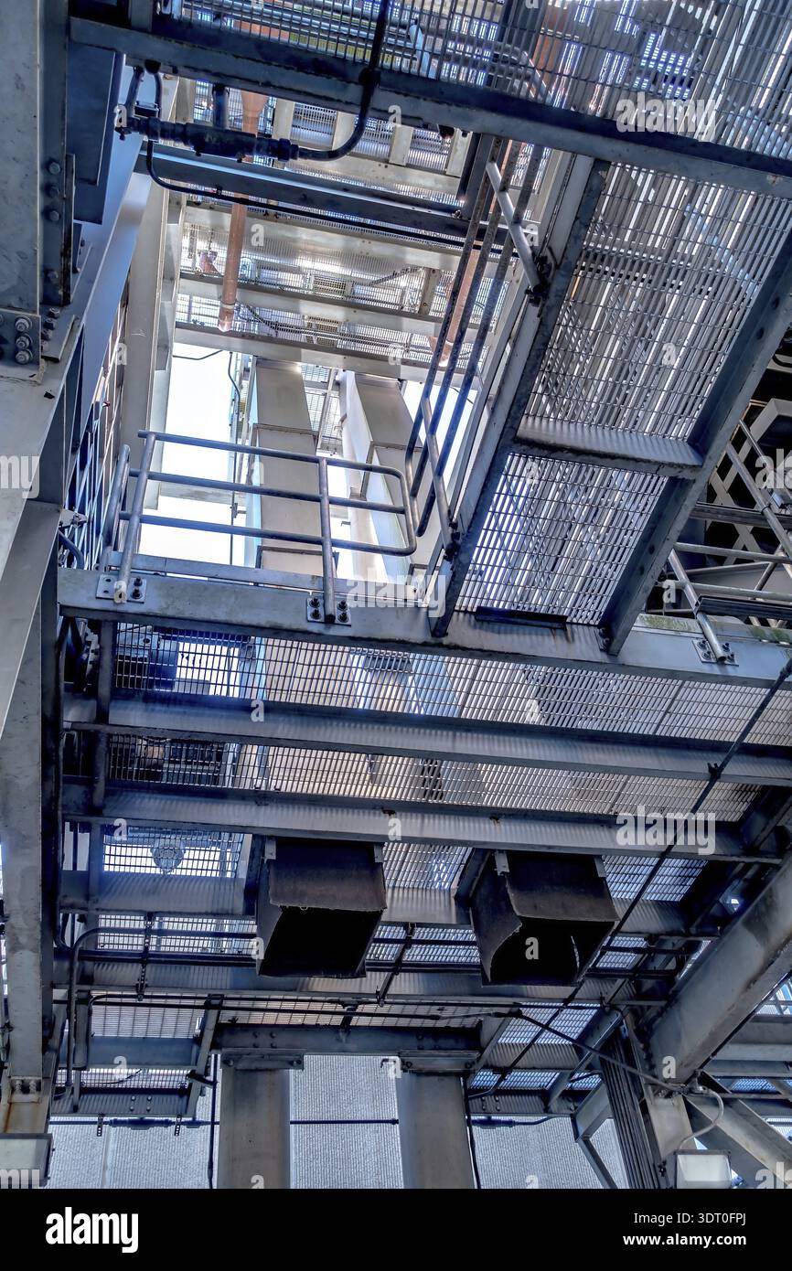 Distribution des boues de biosolides à l'usine d'épuration des eaux usées Banque D'Images