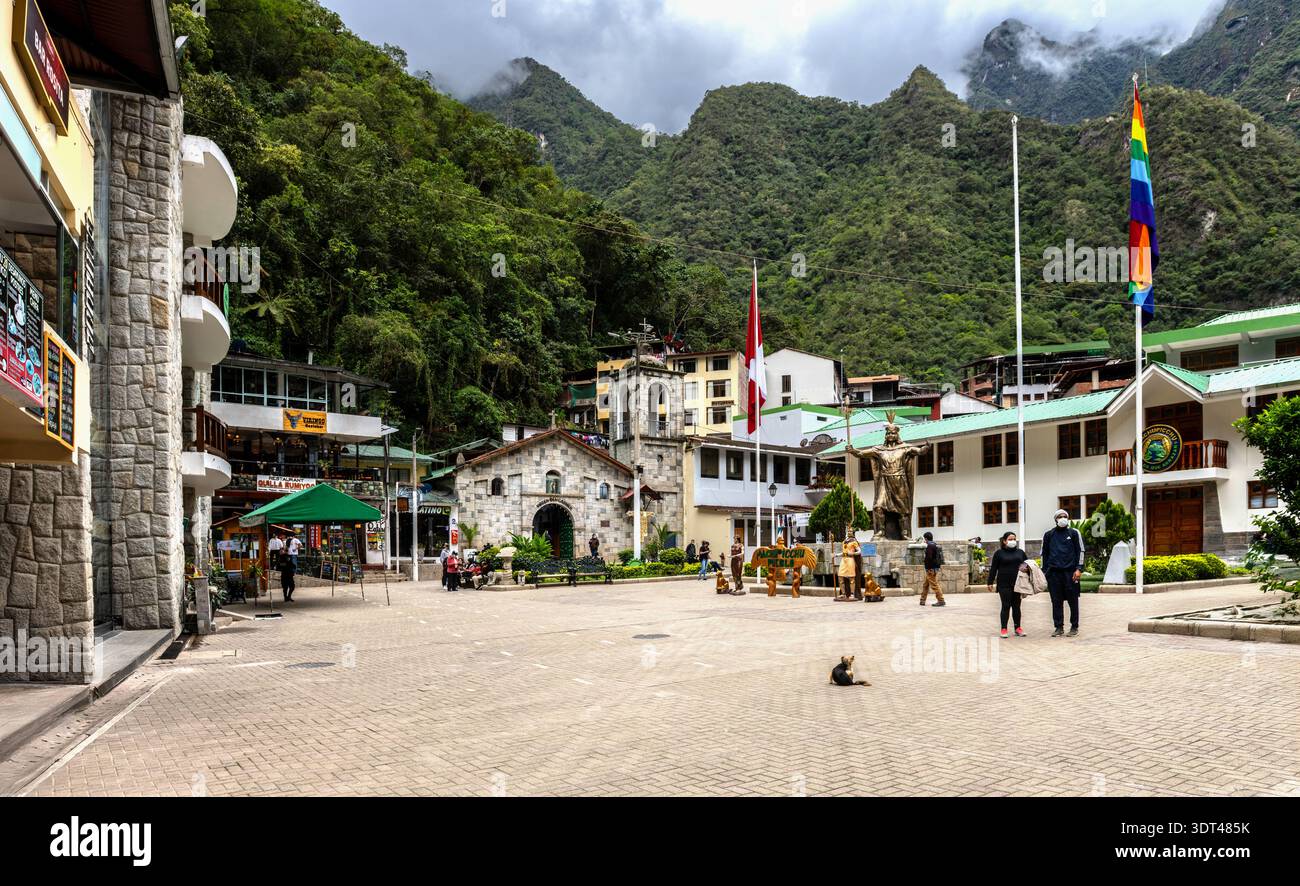 Aguas Calientes dans les Andes péruviennes Banque D'Images