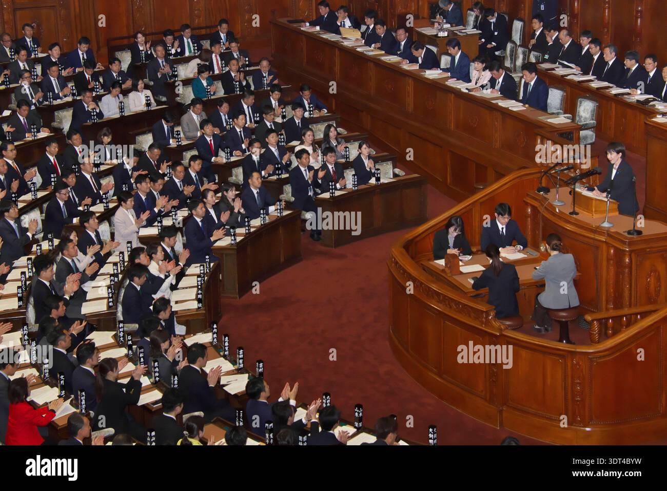 Sanae Takaichi während der Plenarsitzung des Unterhauses im Parlamentsgebäude. Tokio, 20.02.2026 Banque D'Images