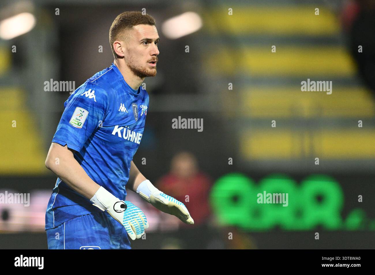 Andrea Fulignati de l'Empoli FC est en action lors de la 26e journée du Championnat de Serie B entre Frosinone Calcio contre Empoli FC au stade Benito Stirpe le 20 février 2026 à Frosinone, Italie. Crédit : Domenico Cippitelli/Alamy Live News crédit : Domenico Cippitelli/Alamy Live News Banque D'Images