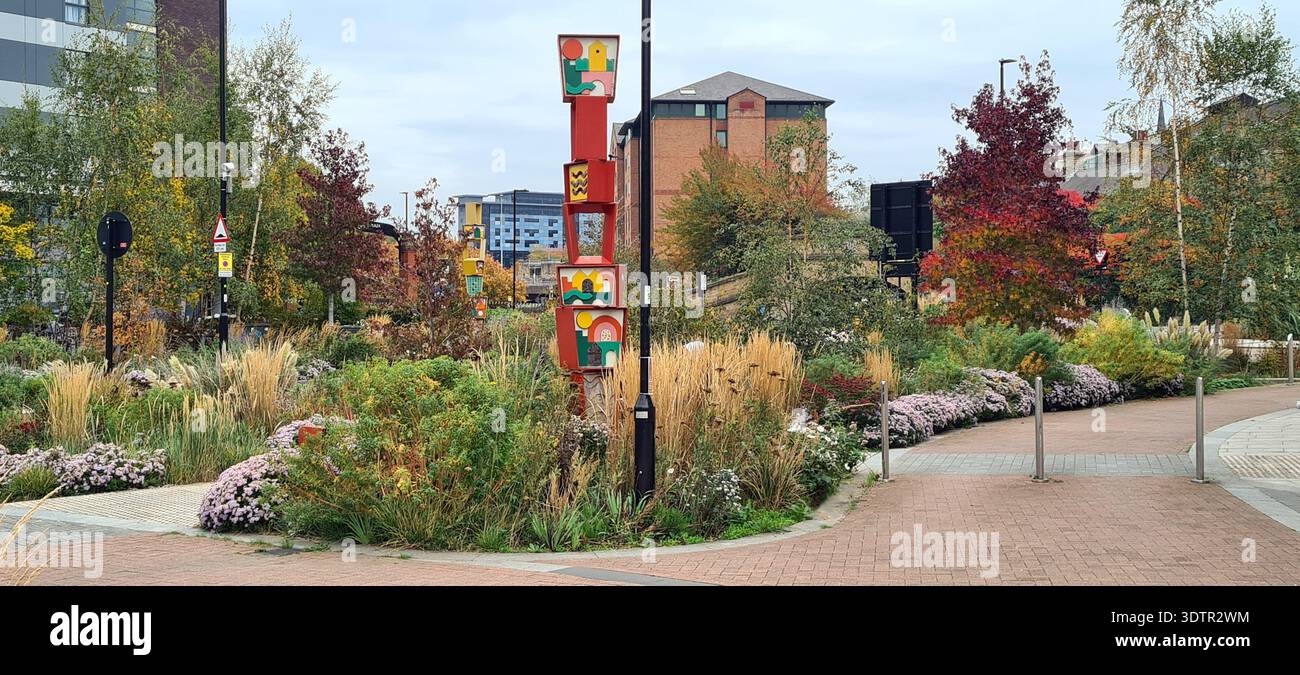 Sheffield Grey to Green Urban planter Scheme dans le quartier Castlegate du centre-ville de Sheffield, South Yorkshire, Angleterre, Royaume-Uni Banque D'Images