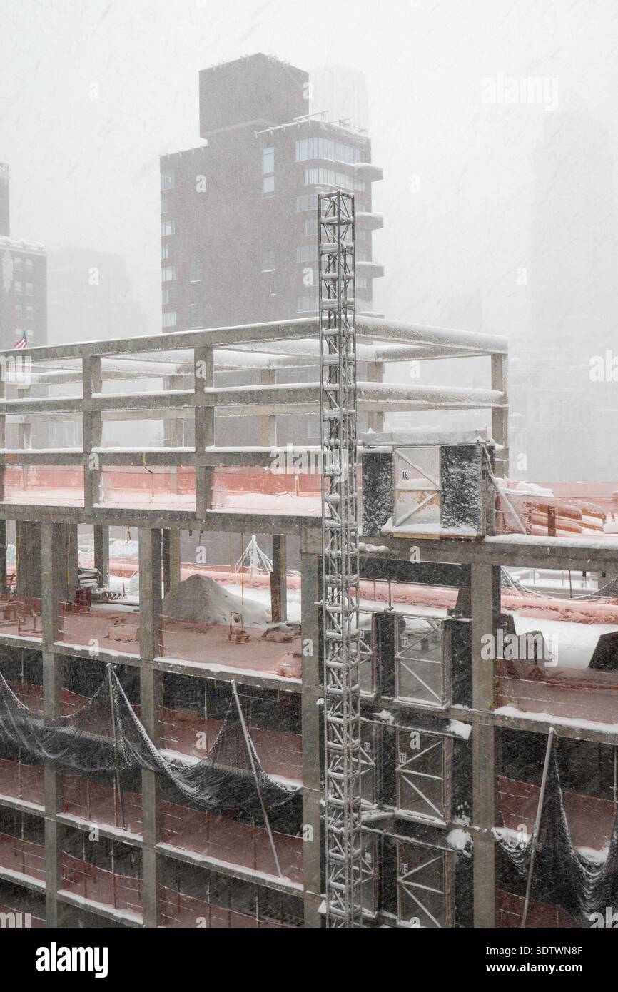 Le blizzard de février 2026 paralyse New York City avec près de 20 pouces de neige, New York City, États-Unis Banque D'Images