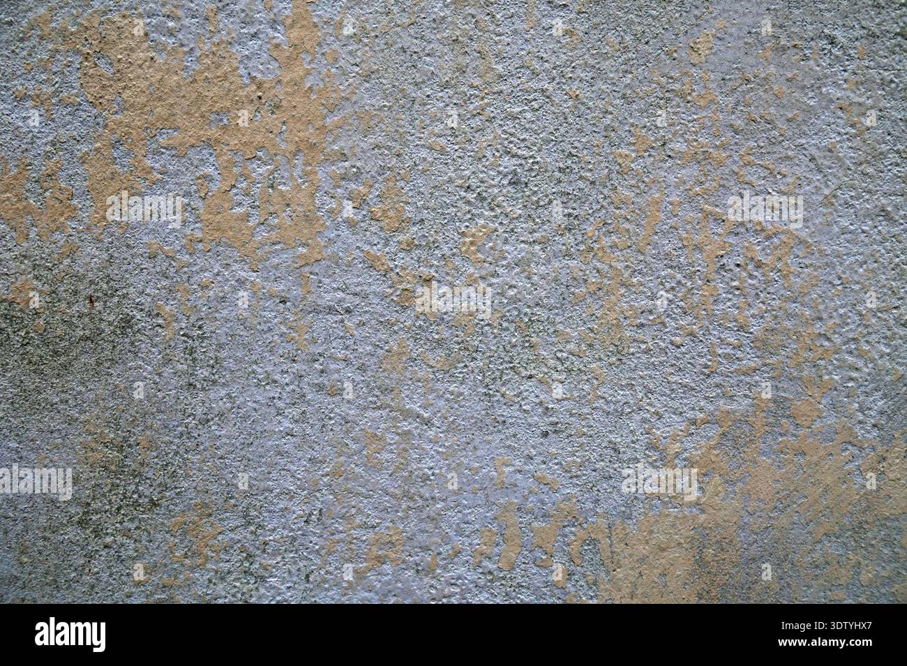 Fond blanc vintage ou grungy de ciment naturel ou de texture ancienne en pierre comme un mur de motif rétro.fissuré, s'effondrant stuc endommagé et mur de béton Banque D'Images
