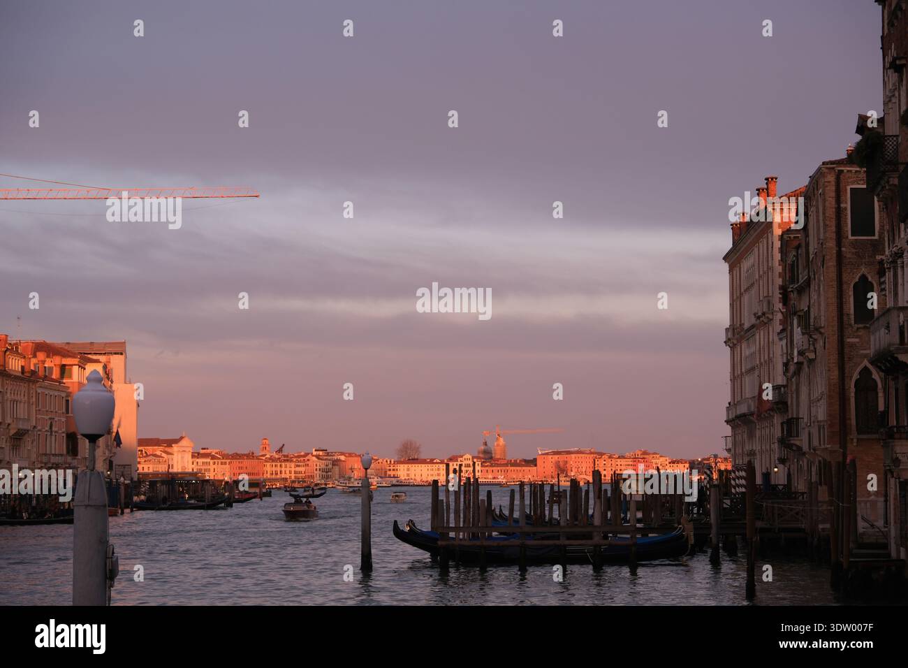 Le Grand canal dans la lumière du soleil de fin d'après-midi, Venise Italie Banque D'Images