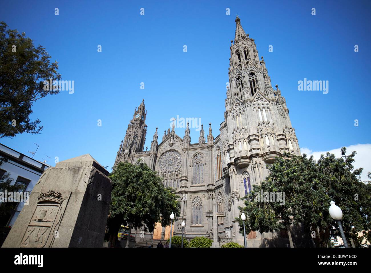 parque de la paz san juan bautista st john the baptist church arucas, gran canaria, îles canaries, espagne Banque D'Images