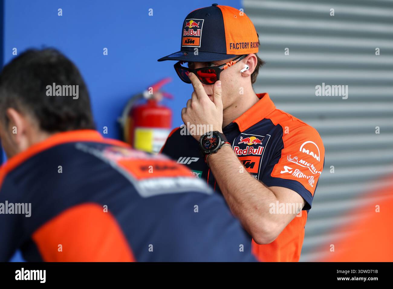 BURIRAM, THAÏLANDE - FÉVRIER 26 : Pedro Acosta, Espagnol, et Red Bull KTM Factory Racing(37) en avant-première avant le MotoGP de Thaïlande sur le circuit international de Chang le 26 février 2026 à Buriram, Thaïlande. (Photo de Qian Jun) Banque D'Images