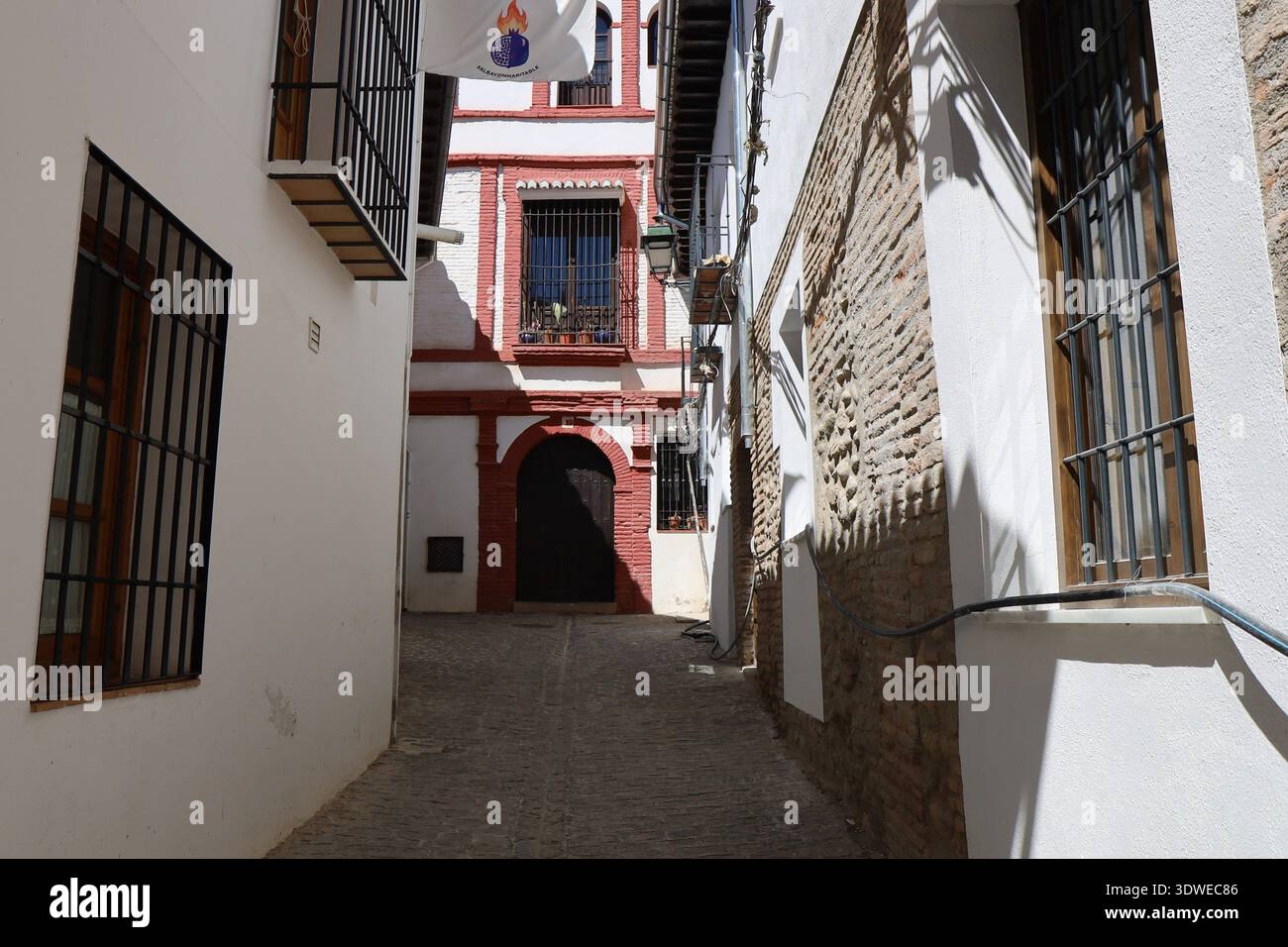 Rue typique, ville de Grenade, Andalousie, Espagne Banque D'Images