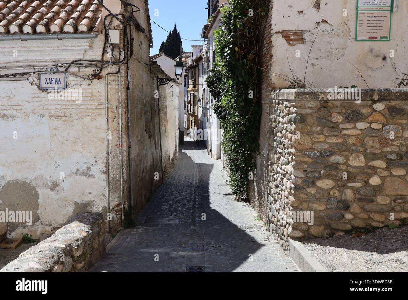 Rue typique, ville de Grenade, Andalousie, Espagne Banque D'Images