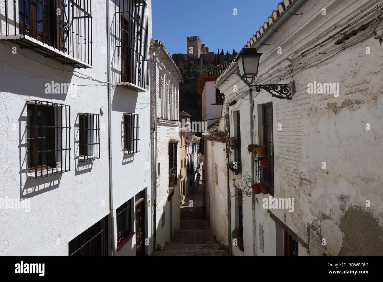 Rue typique, ville de Grenade, Andalousie, Espagne Banque D'Images