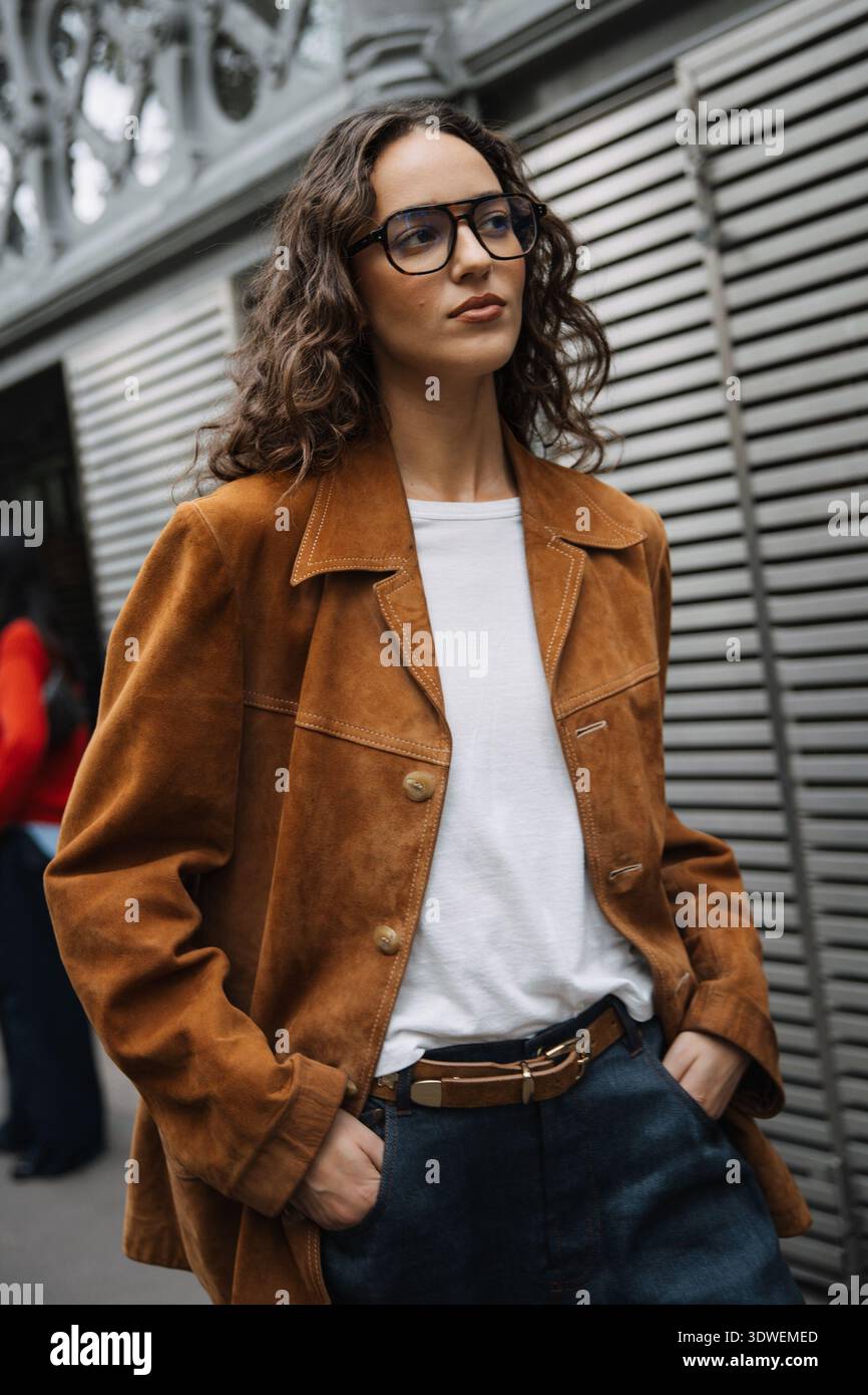 Paris, France - 6 octobre 2025 : le mannequin quitte le défilé Zimmerman dans le cadre de la Fashion week de Paris (photo de Bruno Ngarukiye) Banque D'Images