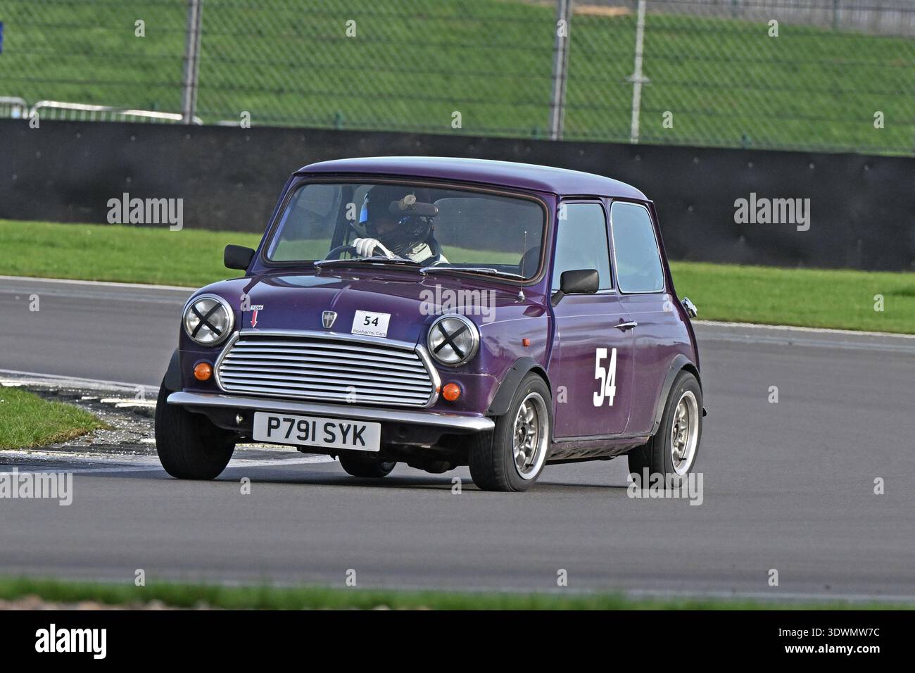 William Harvey, Rover Mini, 2026 a vu la 70ème course du Trophée Pomeroy, il a commencé en 1952, il dispose de voitures de toutes les époques et de tous les types, c'est la V. Banque D'Images
