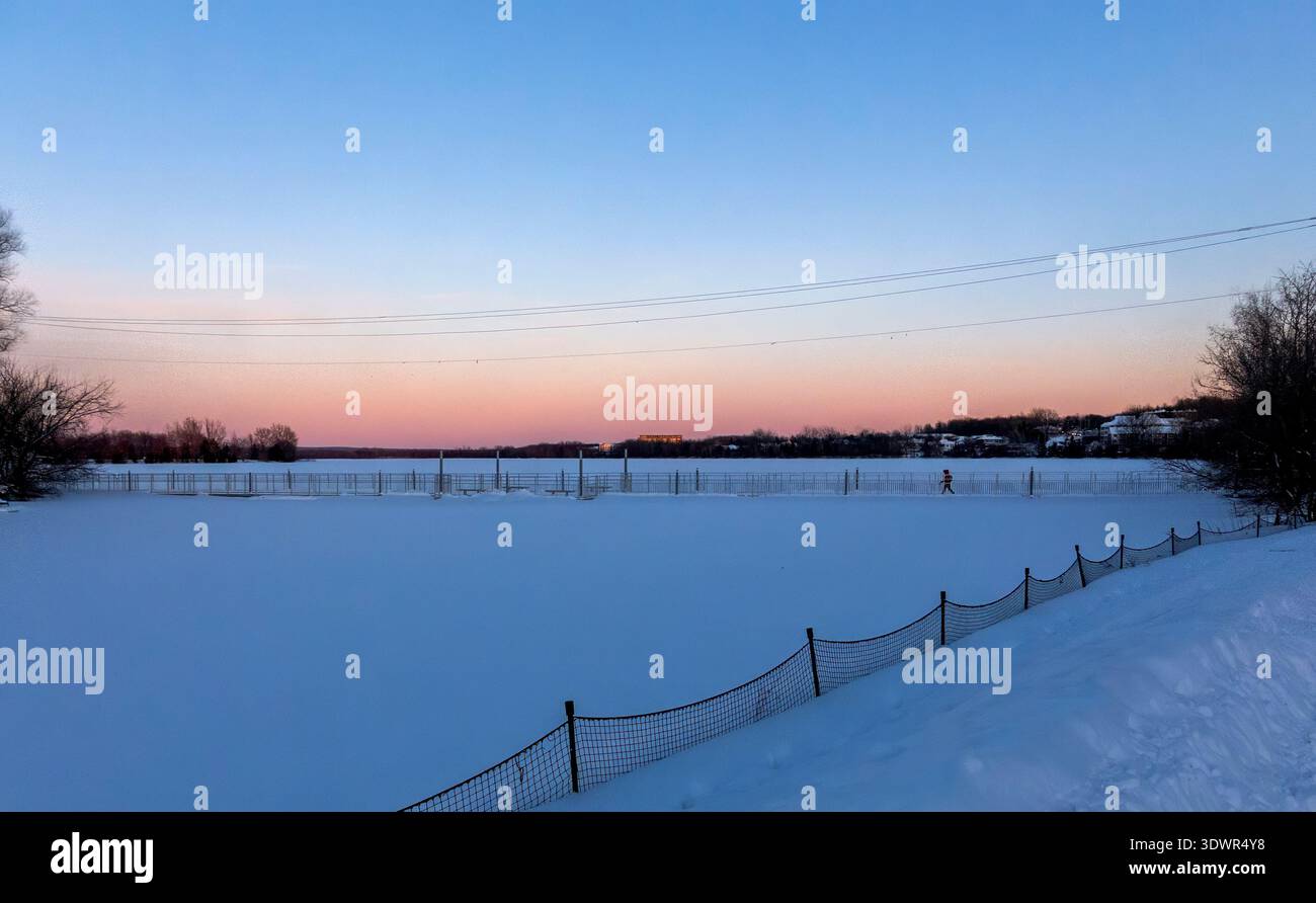 Hiver au Lac Boivin à Granby, Québec, Canada. La zone autour de l'office d'information touristique est populaire pour commencer une visite autour du lac, l'été ou WINT Banque D'Images