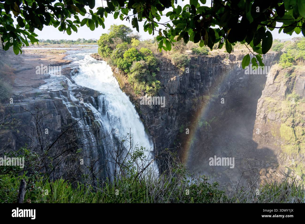 Vue sur la cataracte du diable, du côté zimbabwéen des chutes Victoria, tournée un soir de printemps Banque D'Images