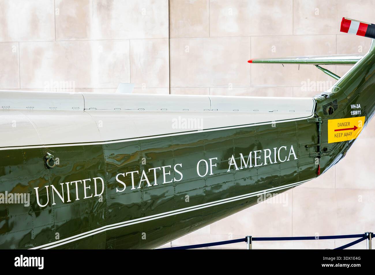 Simi Valley, CA, États-Unis - 29 novembre 2025 : vue extérieure de l'hélicoptère présidentiel original Marine One exposé au Ronald Reagan Presidential Banque D'Images