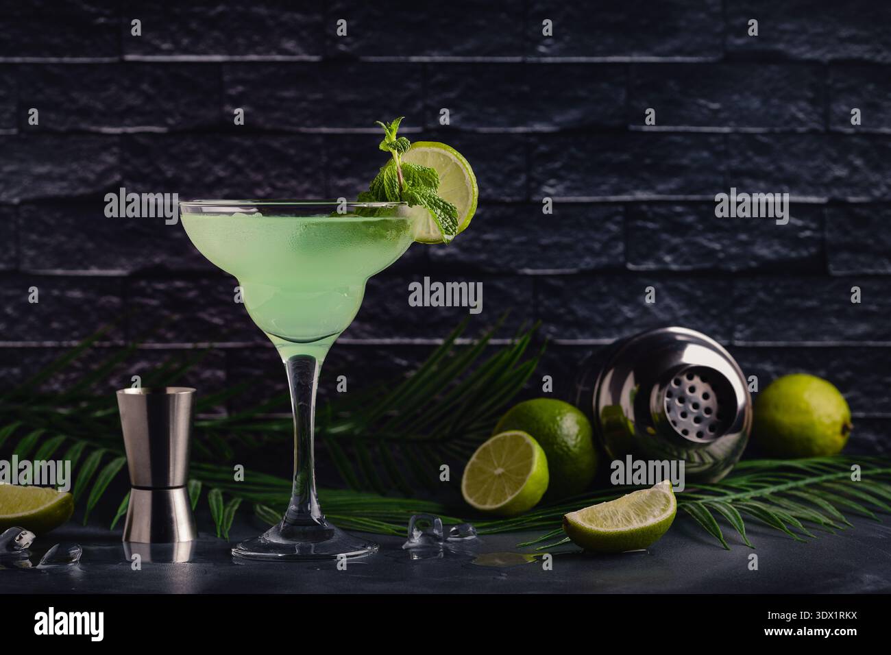La chaux classique Cocktail Daiquiri avec garniture Banque D'Images