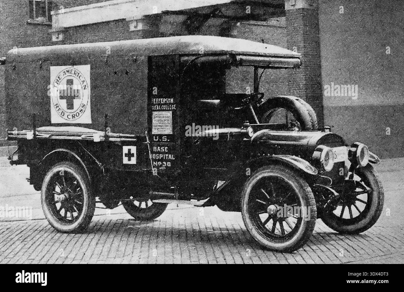 WW1 Red Cross Jeep Banque D'Images