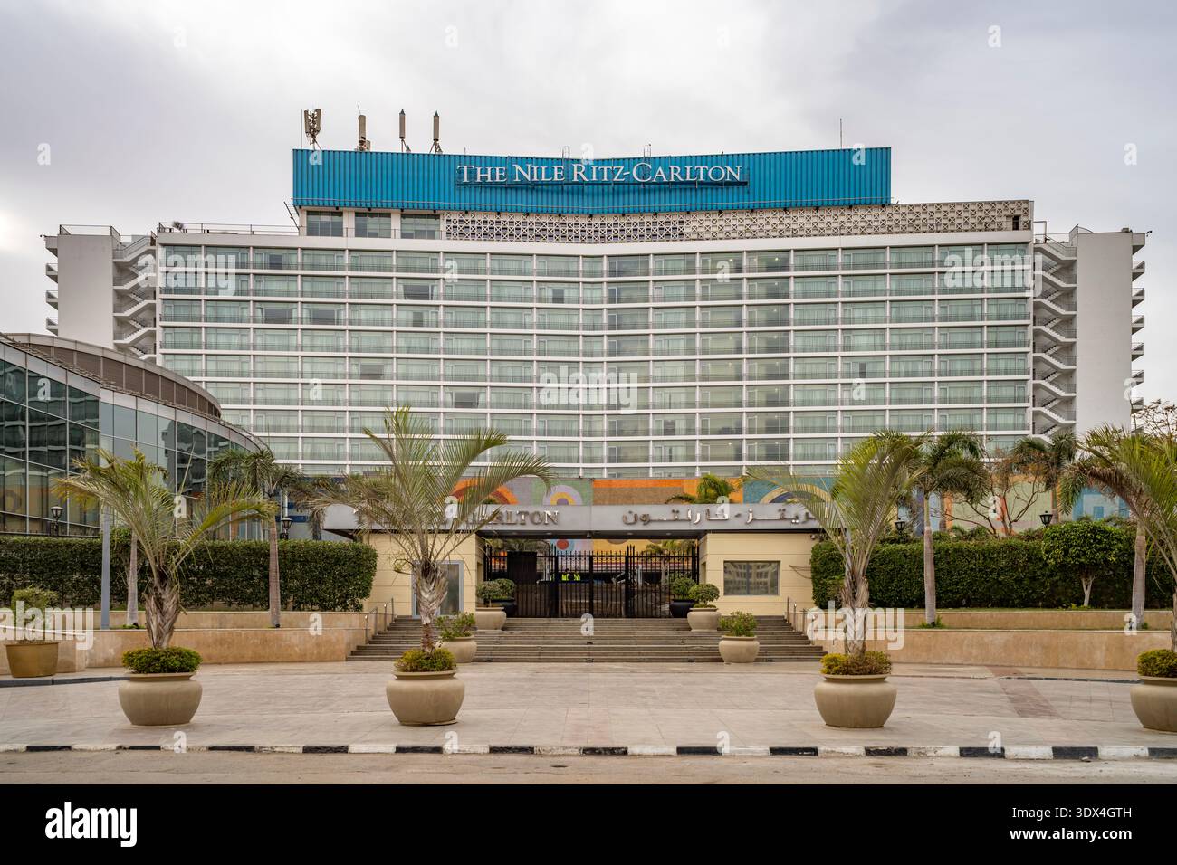 Hôtel Nile Ritz Carlton à Kairo , Ägypten, Afrika | Nile Ritz Carlton Hôtel au Caire, Égypte, Afrique Banque D'Images