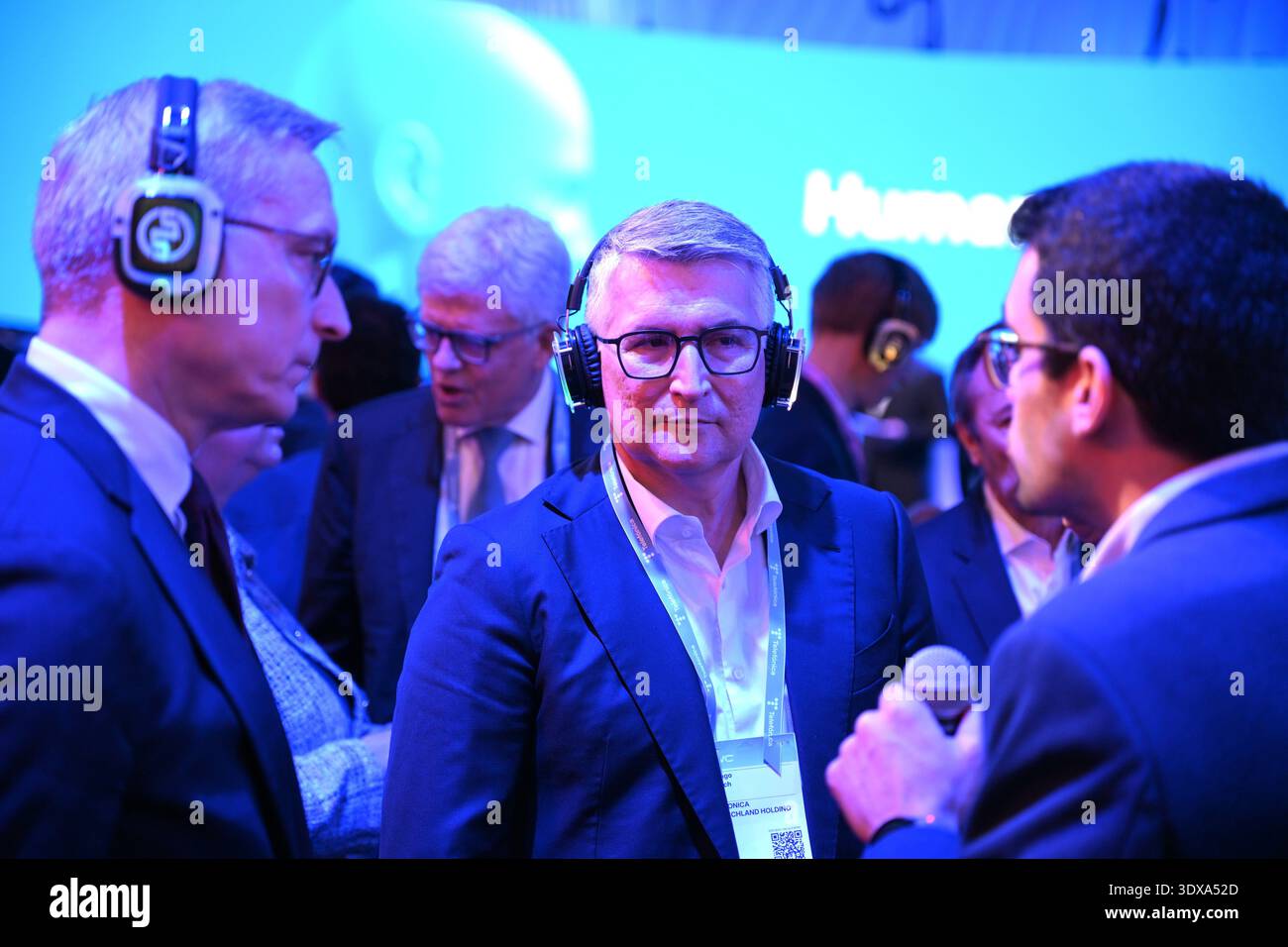 Barcelone, Espagne. 02 mars 2026. Santiago Argelich Hesse, nouveau PDG de la société de communications mobiles O2 Telefónica, est présent sur le stand de la société mère O2 Telefónica lors du Mobile World Congress (MWC). Le gérant est à la tête de O2 depuis le début de l’année. Crédit : Wolf von Dewitz/dpa/Alamy Live News Banque D'Images