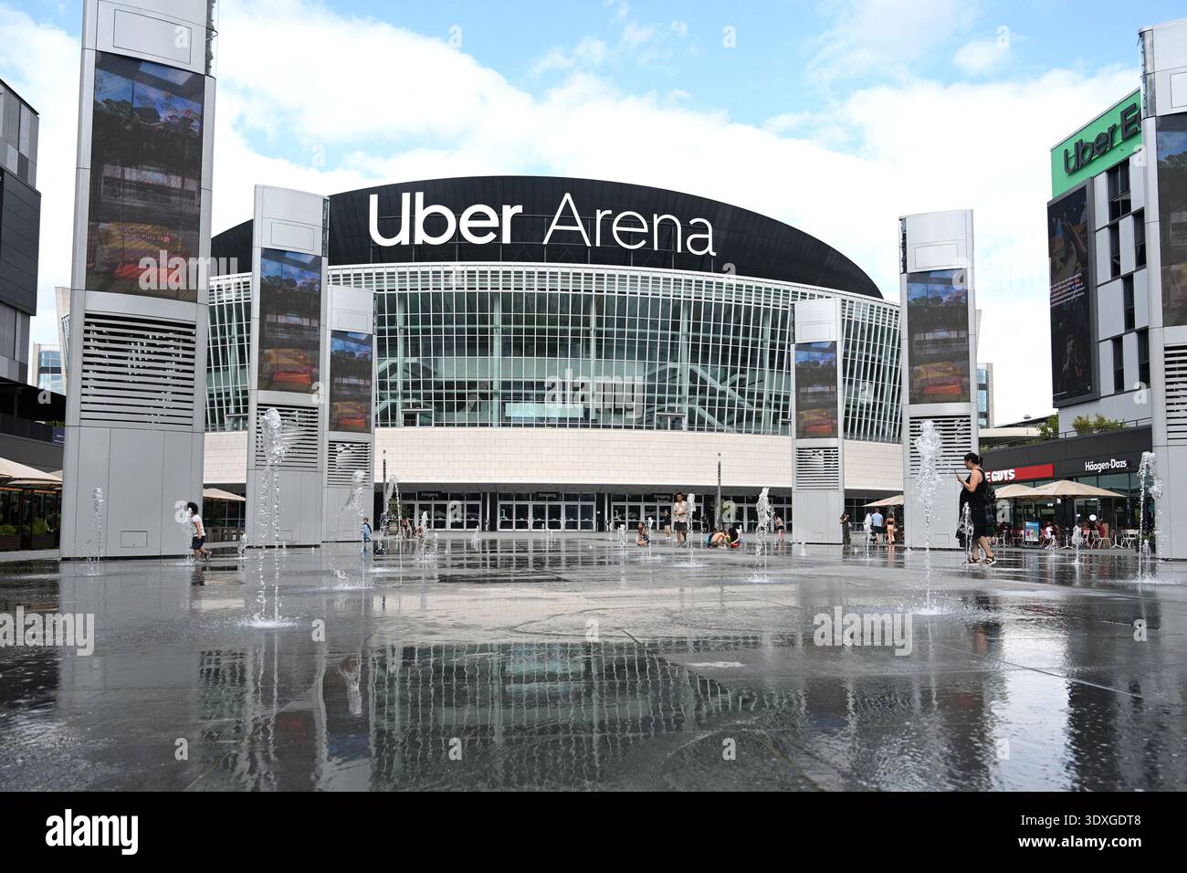 Berlin, Allemagne - 3 août 2024 : Uber Arena une arène intérieure polyvalente dans le quartier Friedrichshain de Berlin, Allemagne. Banque D'Images