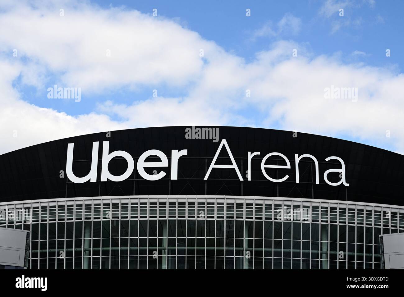 Berlin, Allemagne - 3 août 2024 : Uber Arena une arène intérieure polyvalente dans le quartier Friedrichshain de Berlin, Allemagne. Banque D'Images