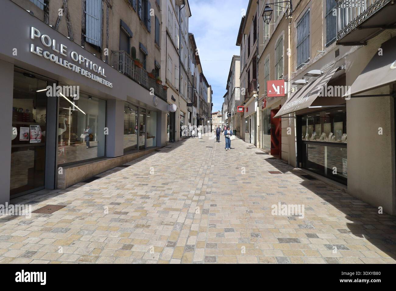 Rue typique, ville de Castres, département du Tarn, France Banque D'Images