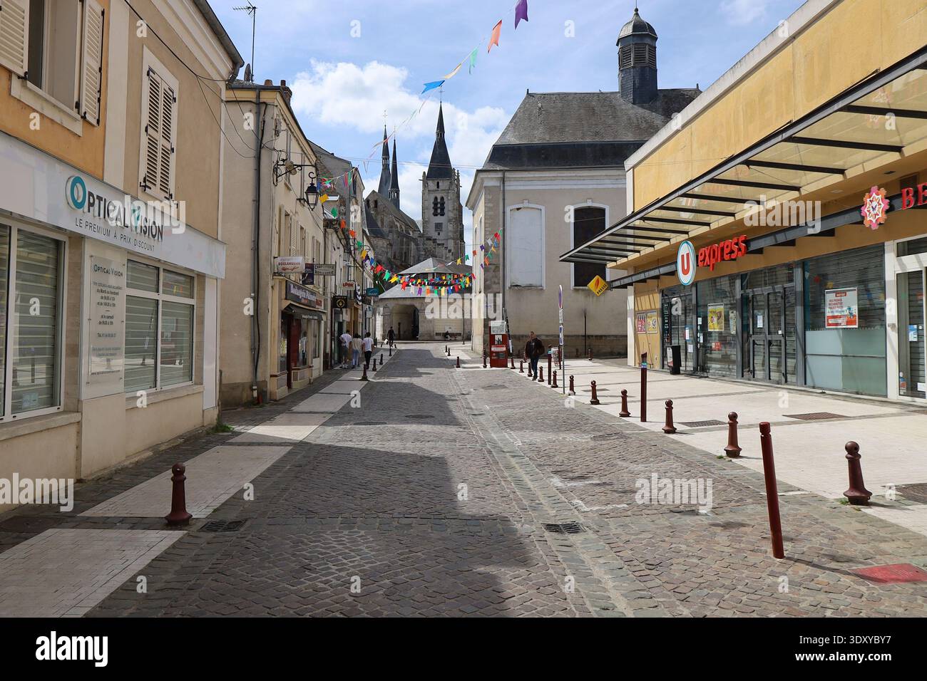 Rue typique, ville de Dourdan, département de l'Essonne, France Banque D'Images
