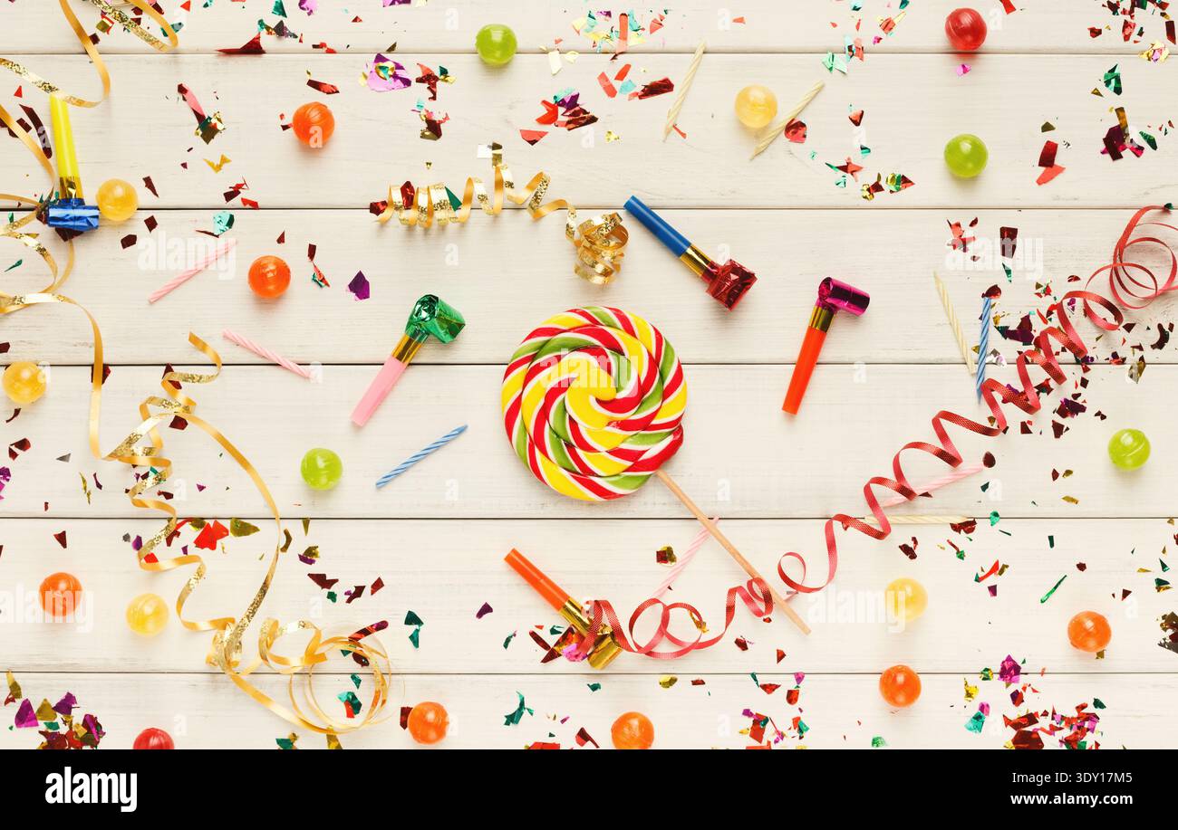 Fond de fête, accessoires de célébration de vacances, vue de dessus Banque D'Images