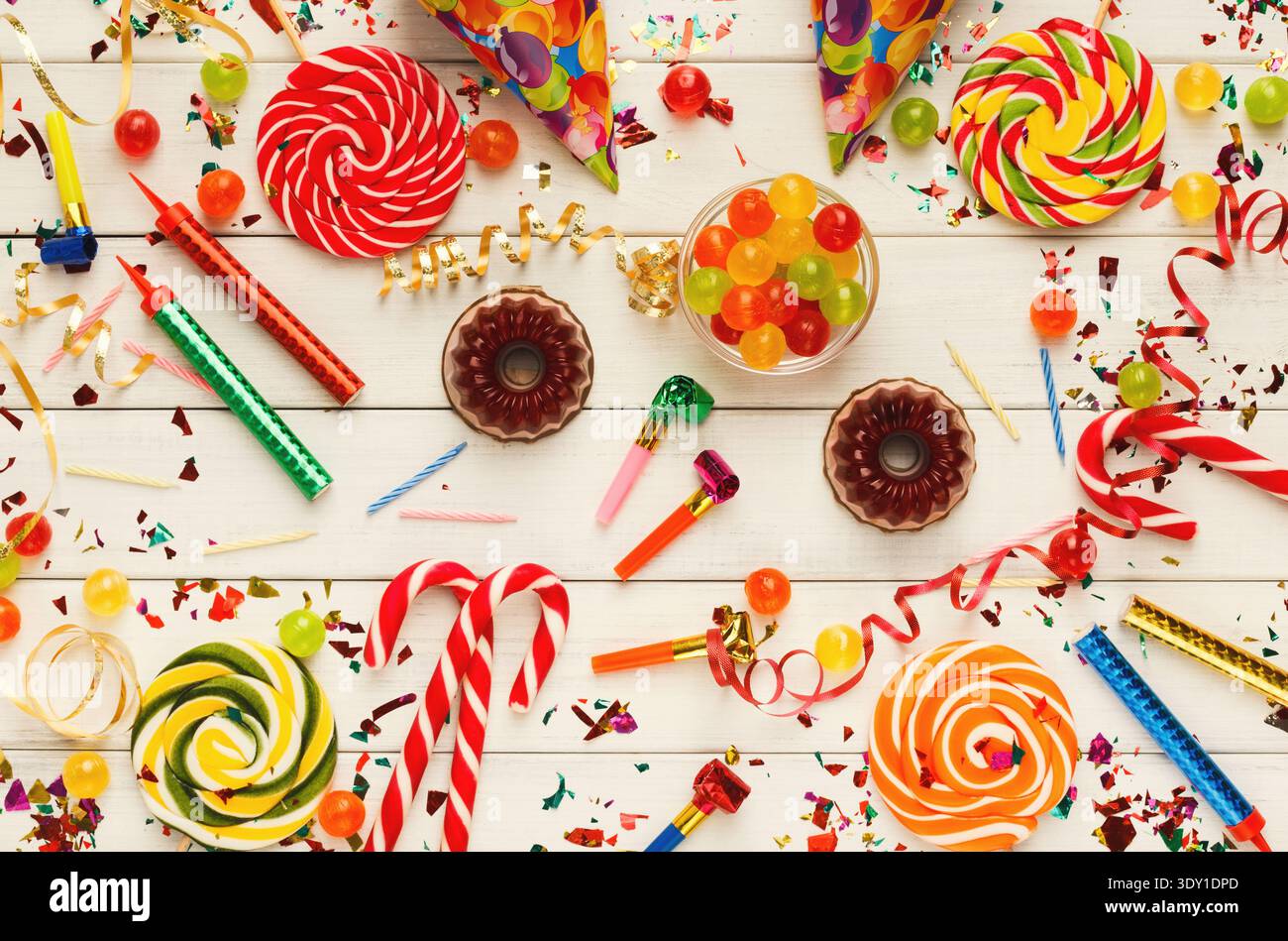 Fond de fête, accessoires de célébration de vacances, vue de dessus Banque D'Images