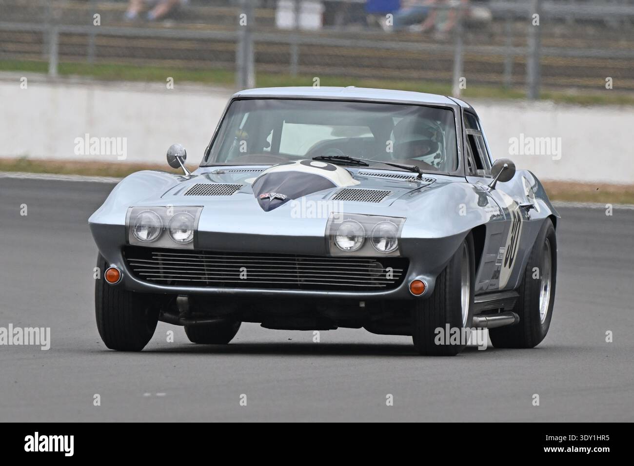 Marco Attard, Chris Hoy, Chevrolet Corvette Stingray, Trophée International pour Classic GT Cars Pre ’66, cinquante minutes de course rapprochée sur la Gran complète Banque D'Images
