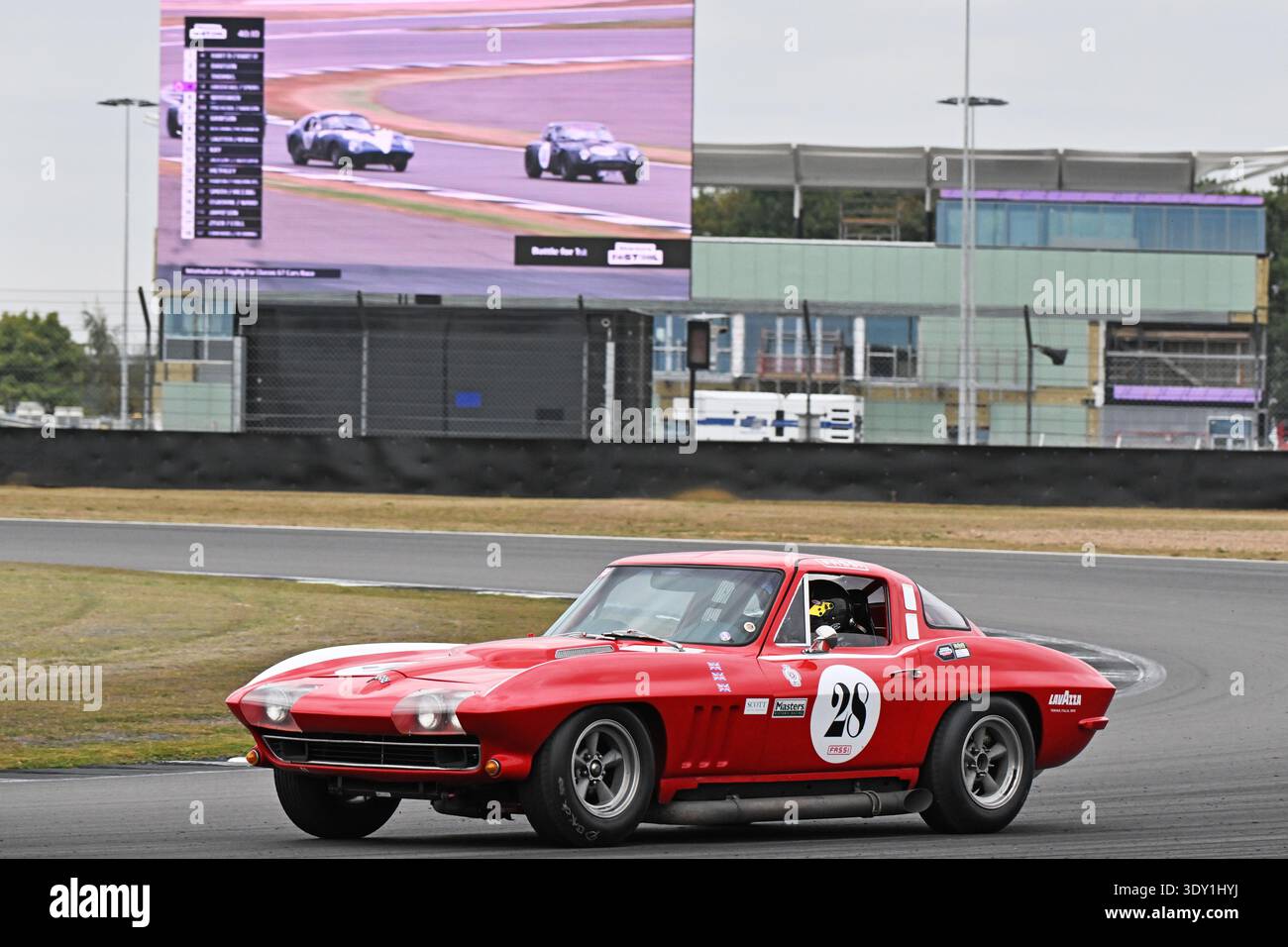 Myles Poulton, Pete Fisk, Chevrolet Corvette Stingray, Trophée International pour Classic GT Cars Pre ’66, cinquante minutes de course rapprochée sur le GRA complet Banque D'Images