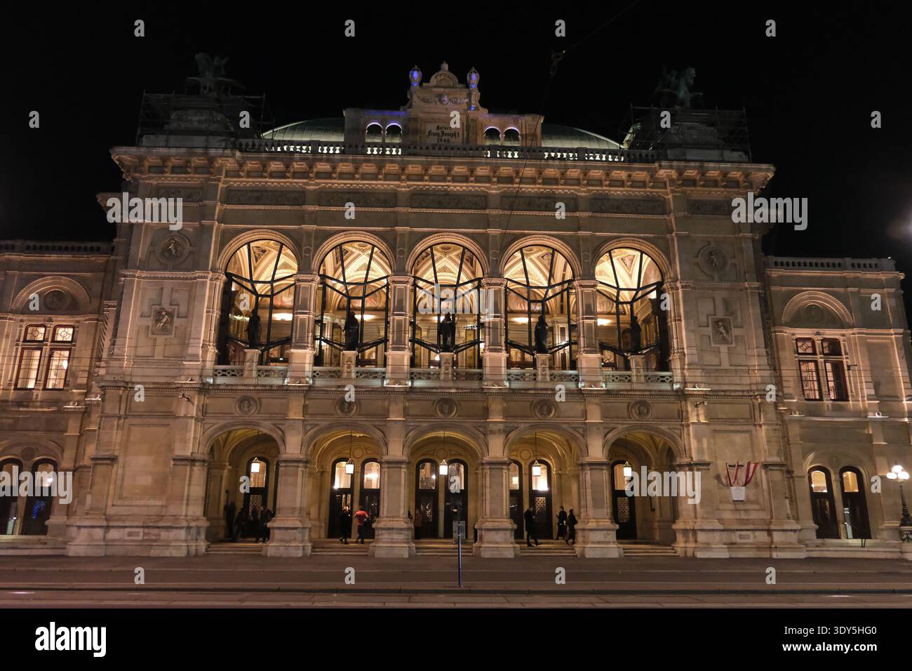 L'Opéra d'État de Vienne - Wiener Staatsoper - bâtiment de nuit Vienne, Autriche Banque D'Images