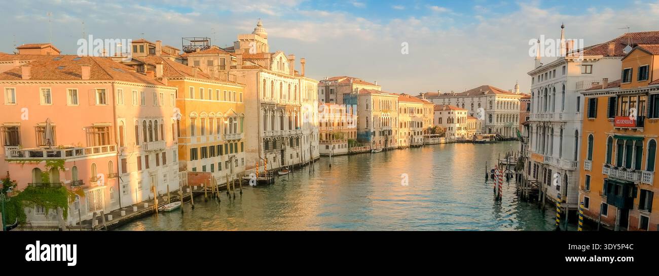 Canal Grande, tôt le matin, Venise, Italie Banque D'Images