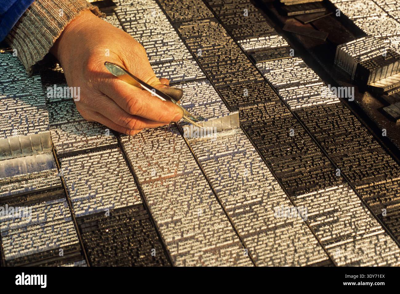 Composition typographique manuelle et typographie au Democrate de l Aisne, France à la fin du XIXe siècle et au début du XXe siècle Banque D'Images
