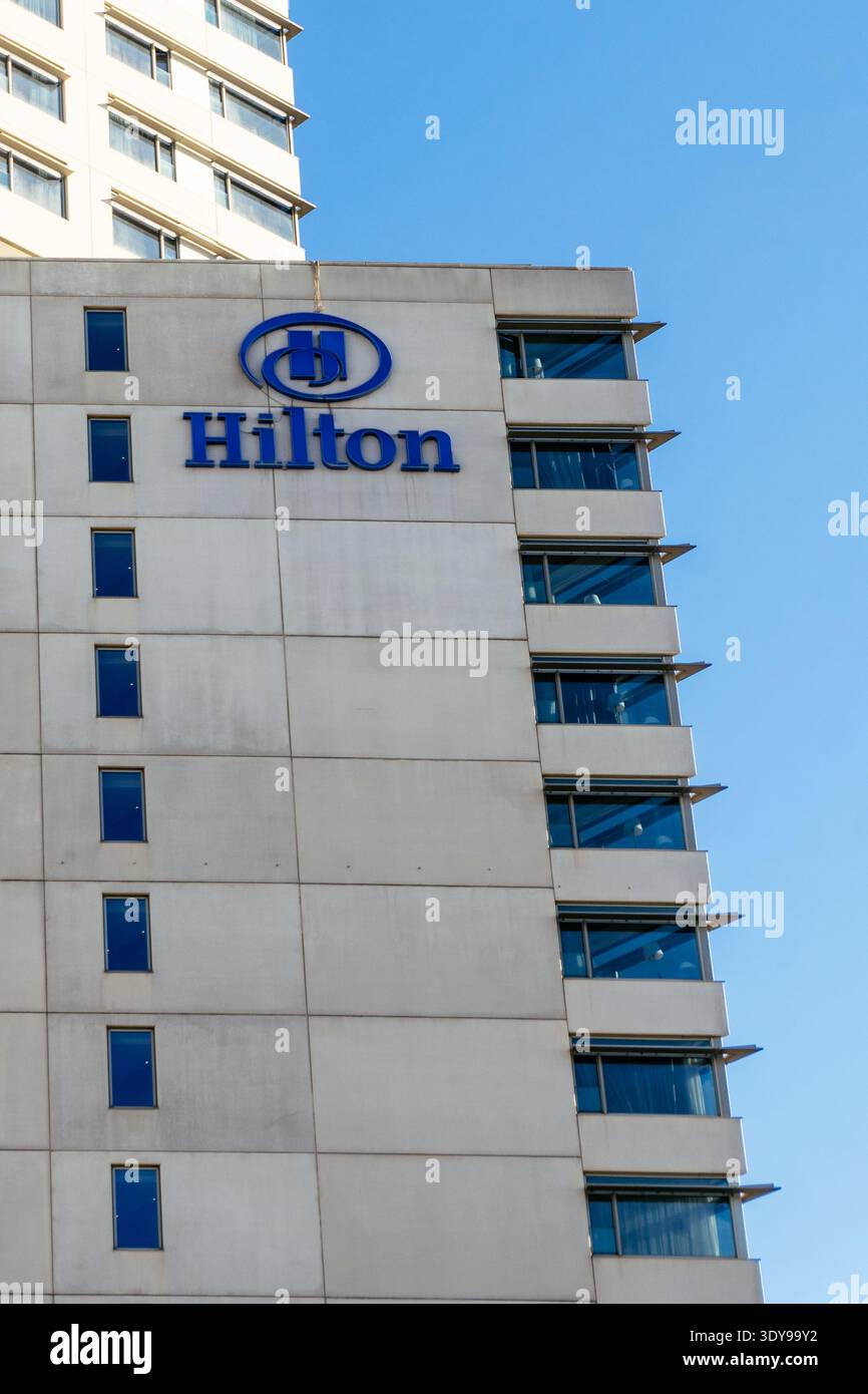 Barcelone, Espagne - 2 janvier 2020. Hilton, un groupe hôtelier américain fondé par Conrad Hilton au début du XXe siècle. Banque D'Images