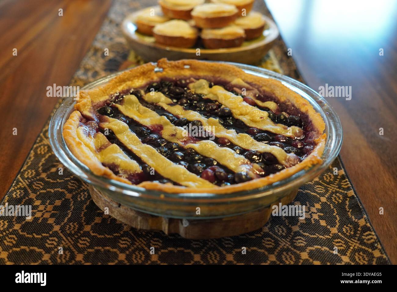 Tarte aux myrtilles fraîchement préparée maison Banque D'Images