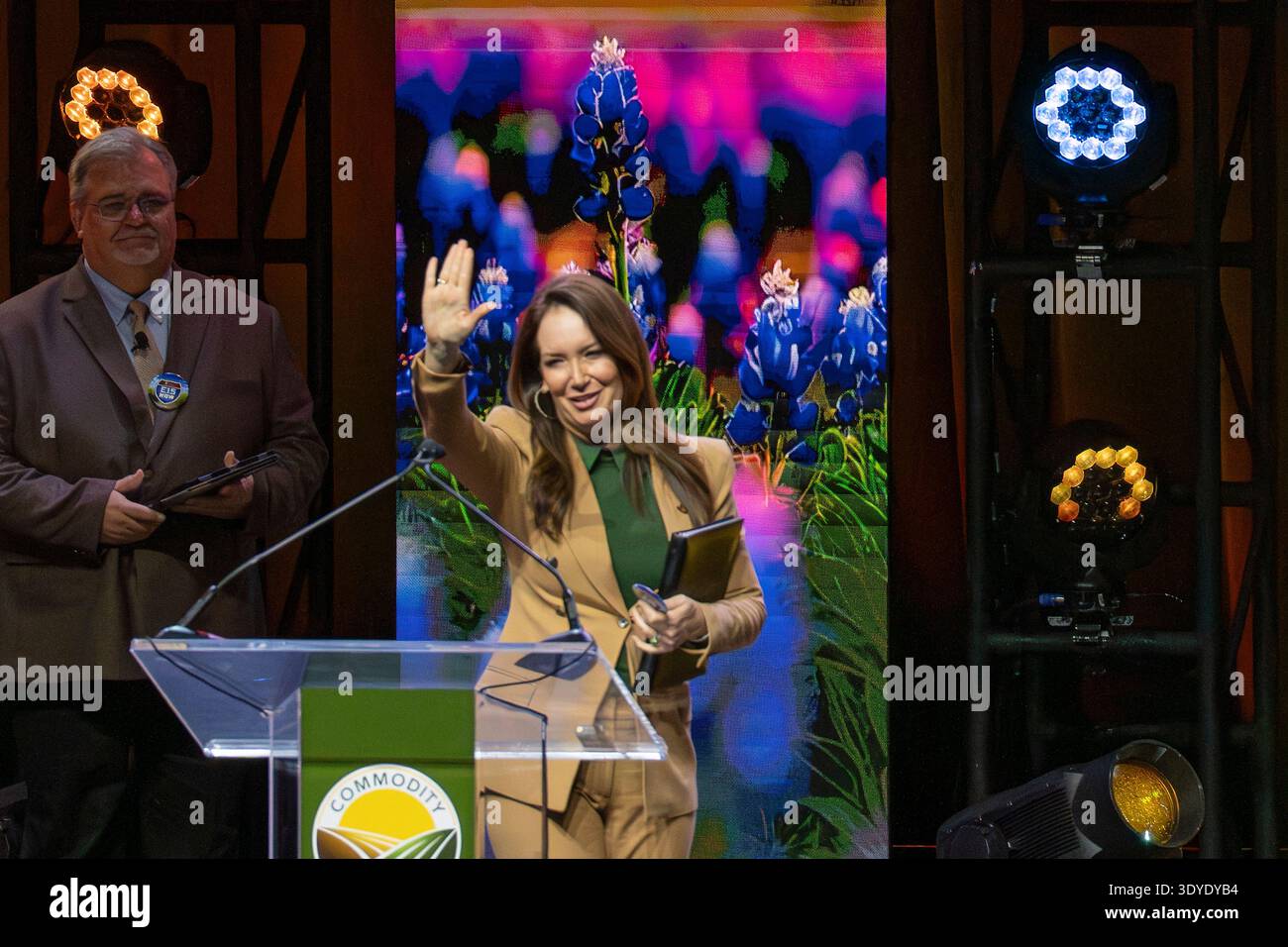 San Antonio, États-Unis. 26 février 2026. Brooke Rollins, secrétaire à l'Agriculture des États-Unis, prononce un discours devant les intervenants agricoles lors de la classique des produits de base 2026, le 26 février 2026, à San Antonio, au Texas. Crédit : lance Cheung/USDA photo/Alamy Live News Banque D'Images
