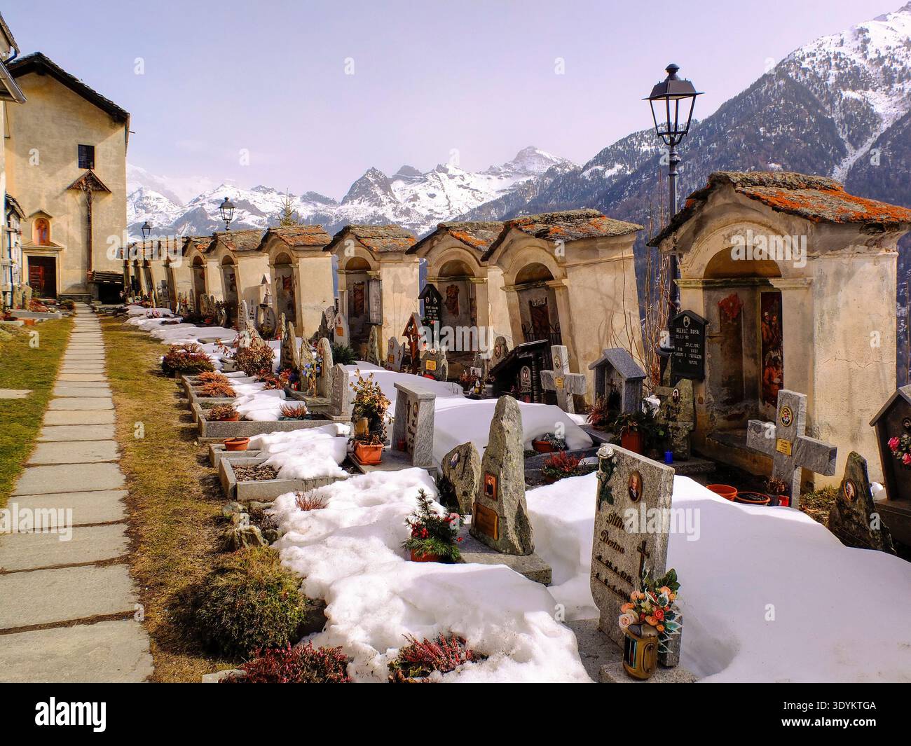 Antagnod, ancien village italien près de Champoluc et Monte Rosa dans les Alpes italiennes. Banque D'Images